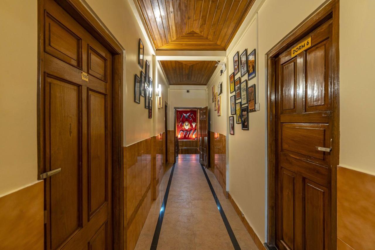 Zostel Shillong Hostel ภายนอก รูปภาพ