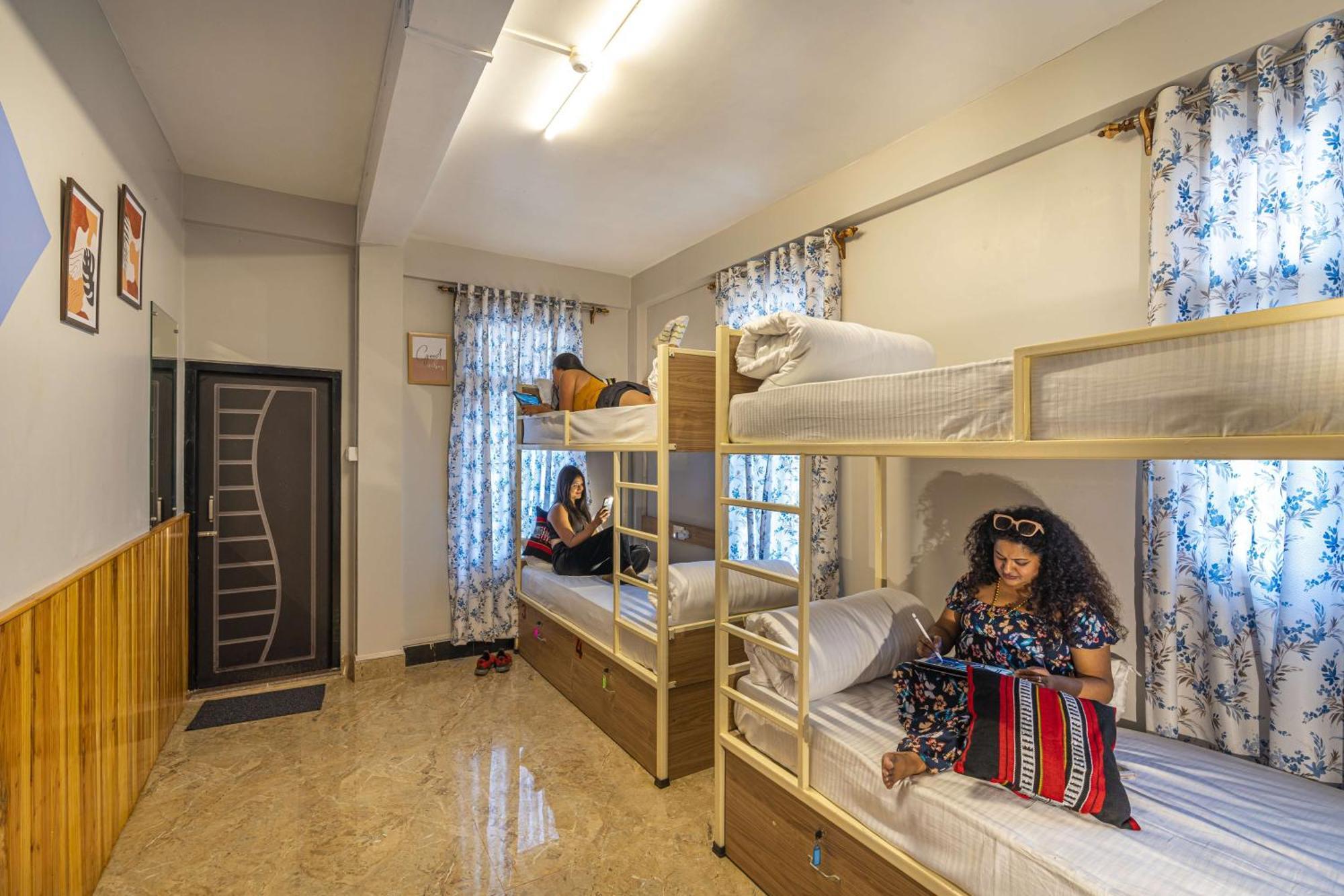 Zostel Shillong Hostel ภายนอก รูปภาพ